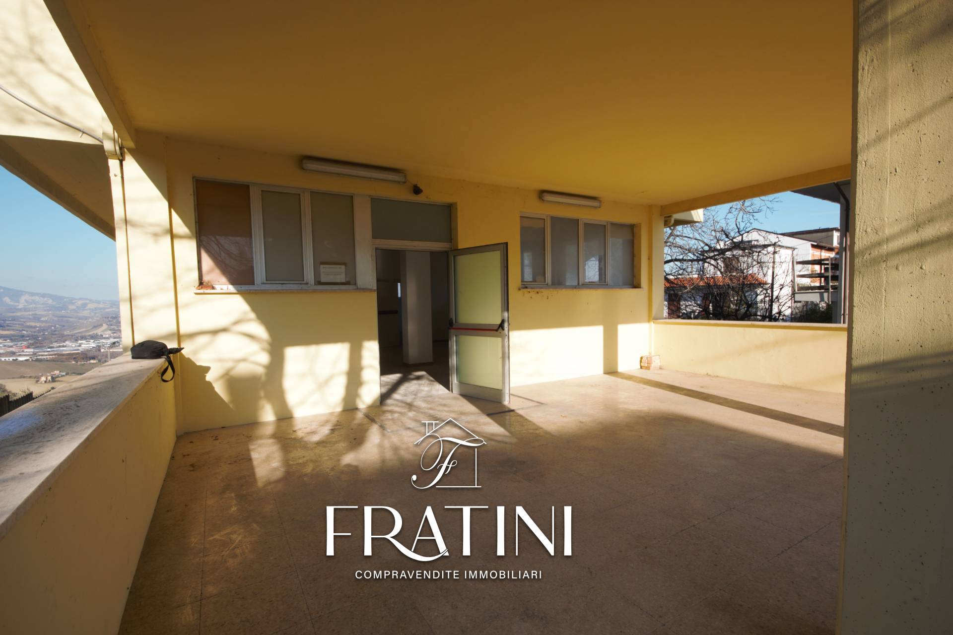 Locale Artigianale in vendita a Ancarano