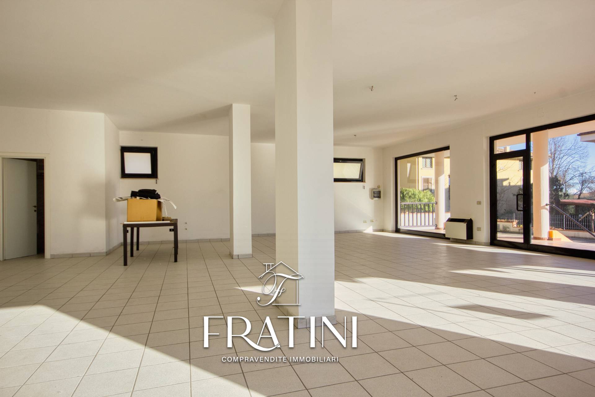 Locale Commerciale in affitto a Sant'Egidio alla Vibrata, Paolantonio