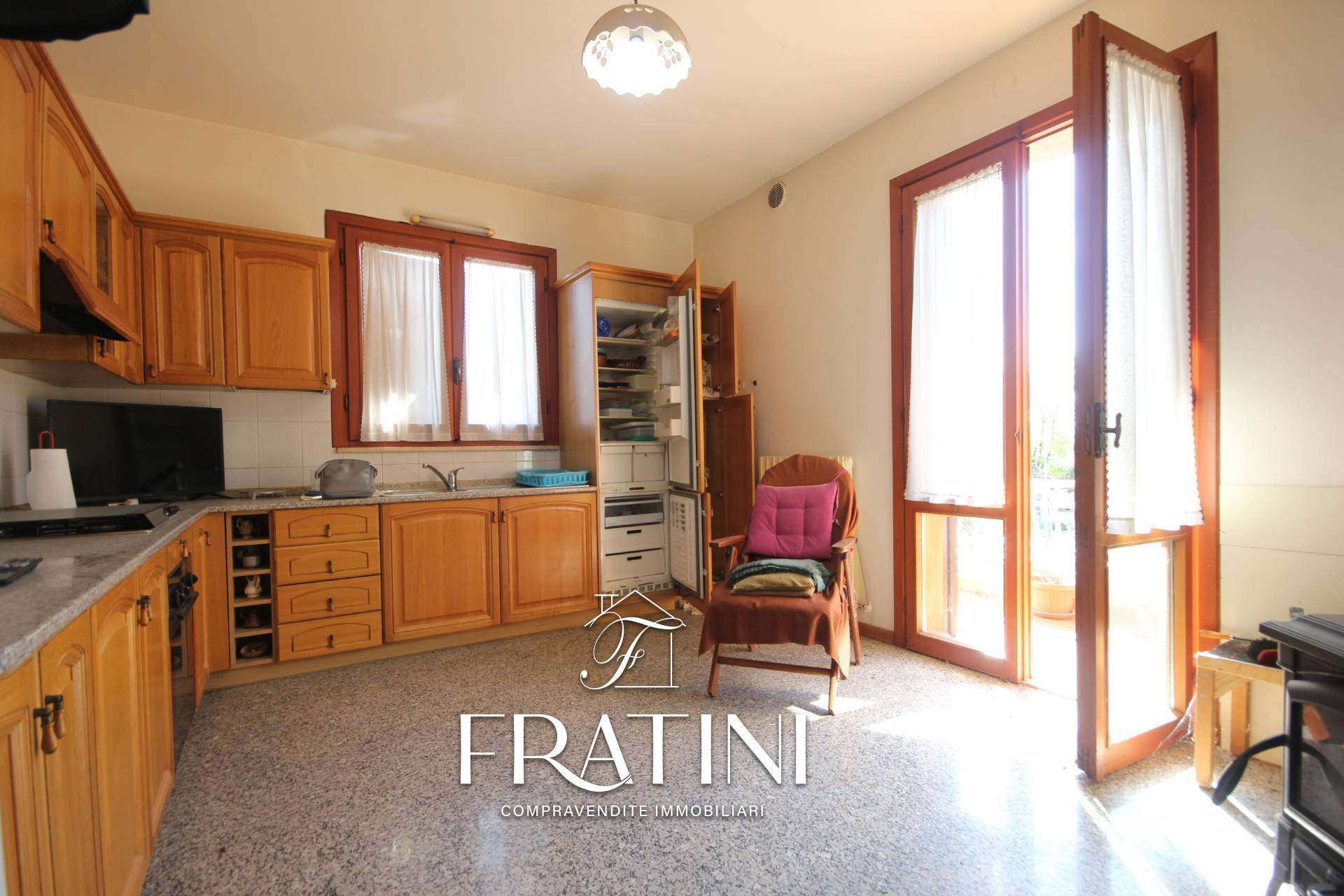 Casa singola in vendita a Sant'Omero, Villa Ricci