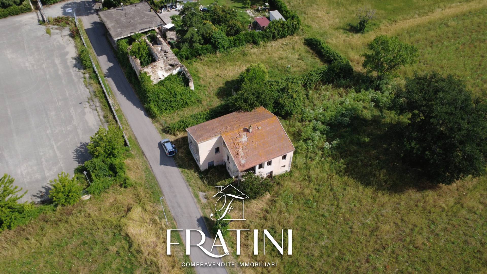 Casolare e Terreno in vendita a Sant'Egidio alla Vibrata