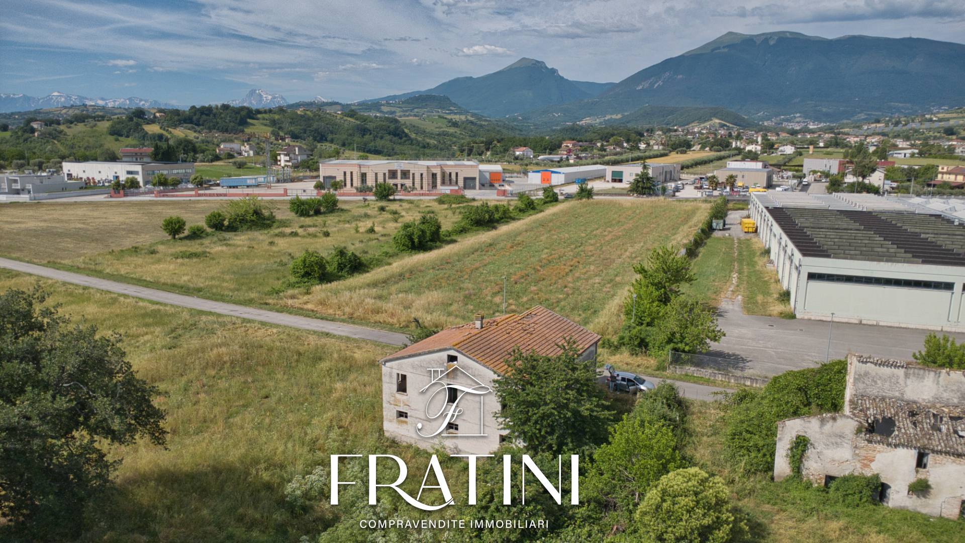 Casolare e Terreno in vendita a Sant'Egidio alla Vibrata