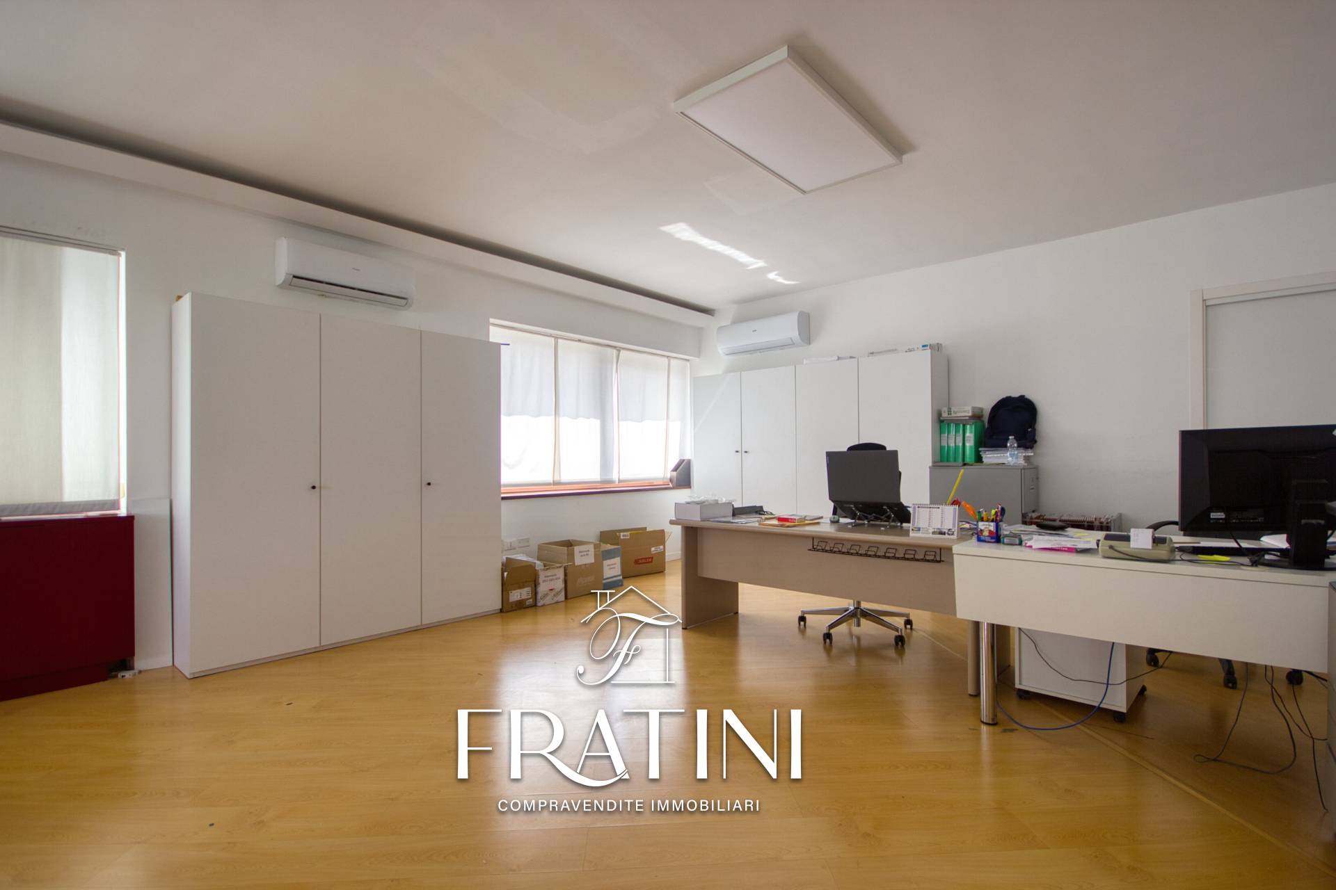 PORZIONE DI OPIFICIO in vendita a Sant'Egidio alla Vibrata