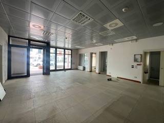 Locale commerciale in vendita a Masi Torello, Masi San Giacomo