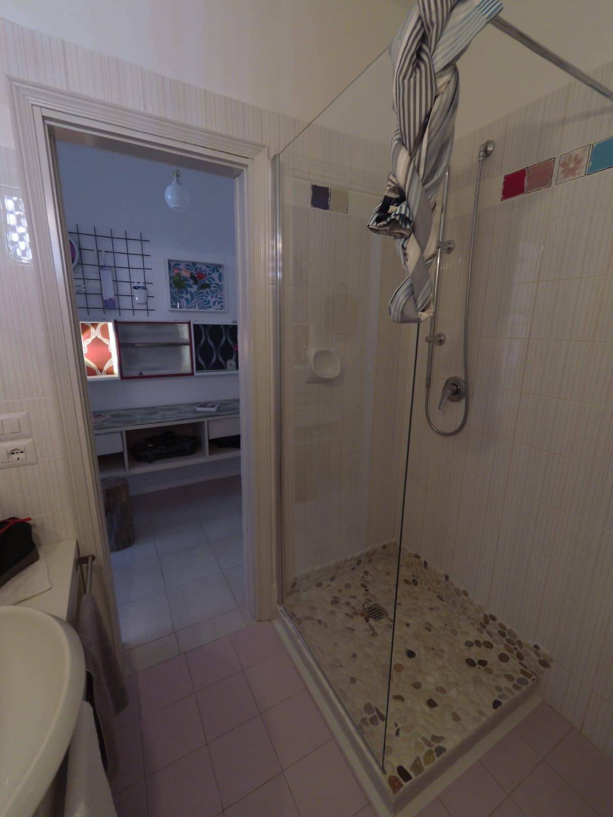 Appartamento con ingresso indipendente in vendita a Rio