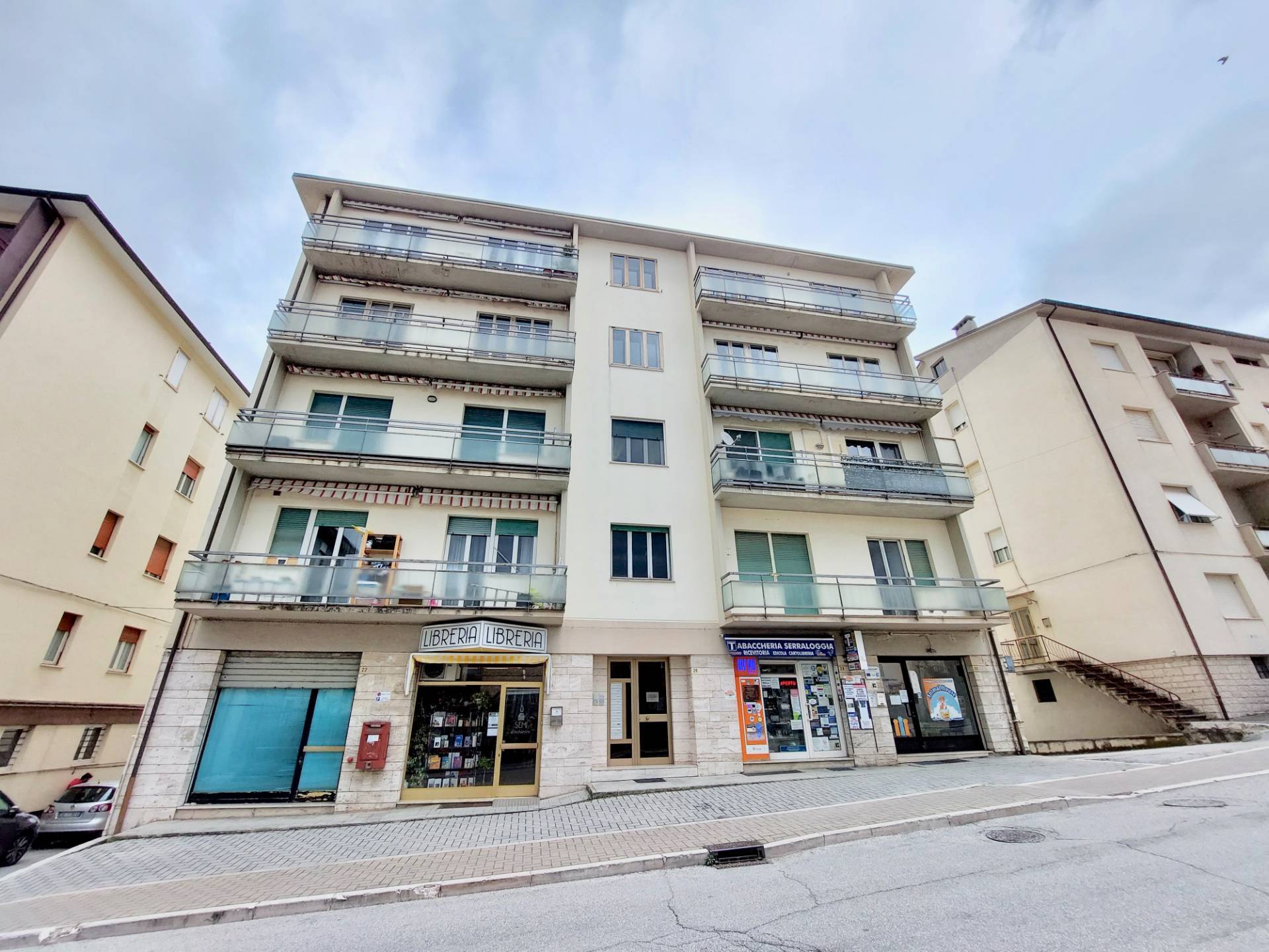 Appartamento in vendita a Fabriano, SEMI PERIFERIA