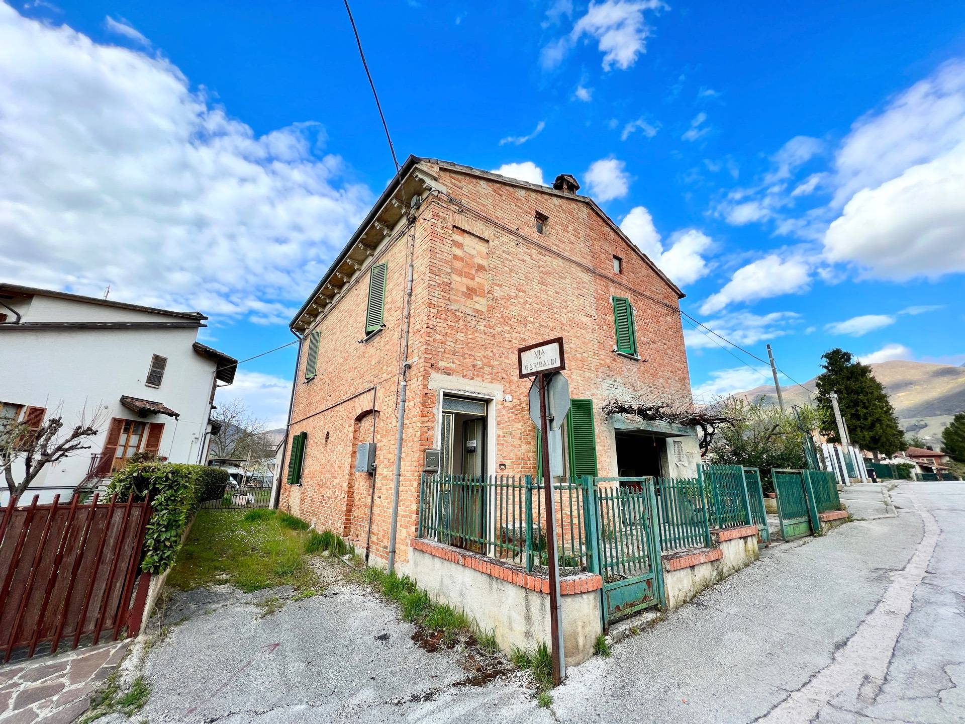 Casa singola in vendita a Cerreto d'Esi