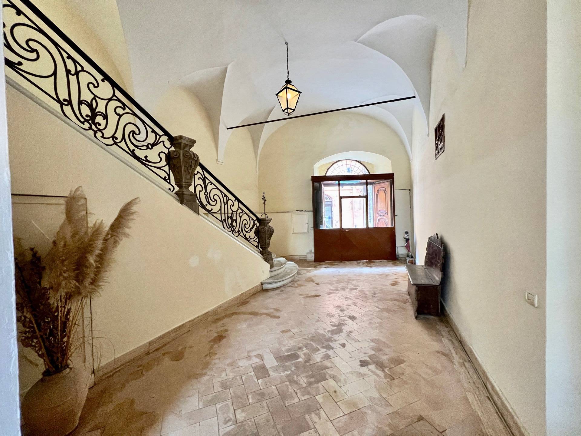 Palazzo in vendita a Fabriano, CENTRO STORICO