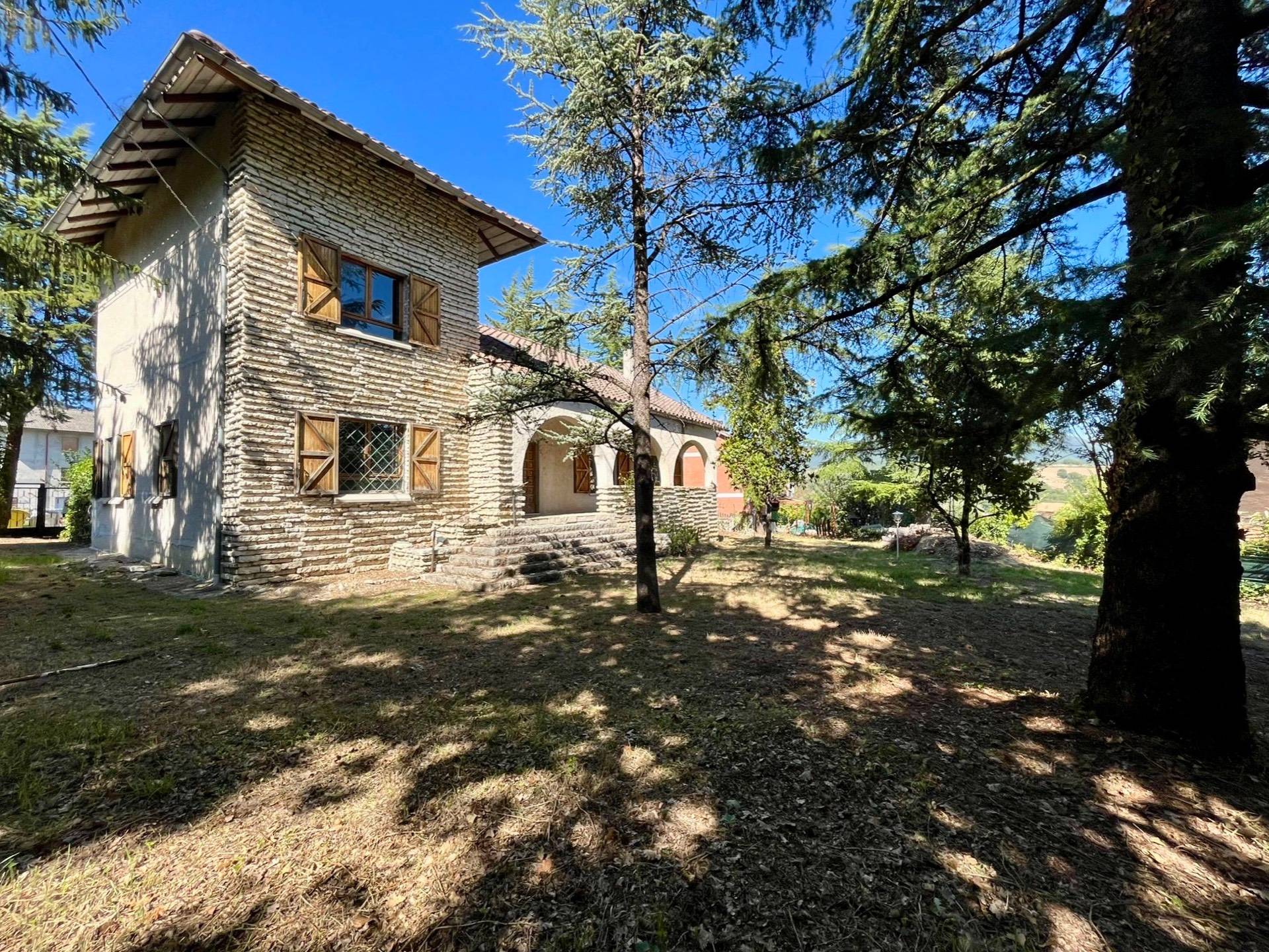 Villa in vendita a Fabriano, PERIFERIA