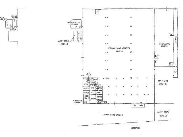 Locale commerciale in vendita a Fabriano, SEMI PERIFERIA