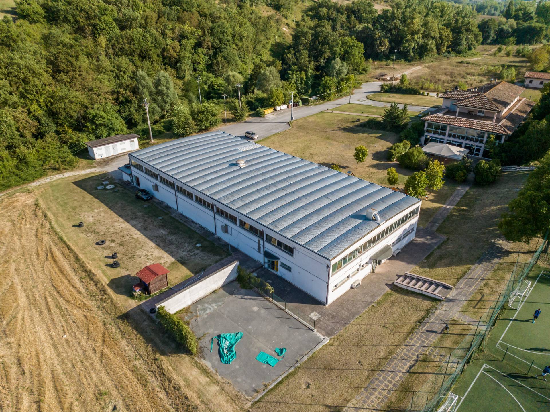 Locale commerciale in vendita a Fabriano, PERIFERIA