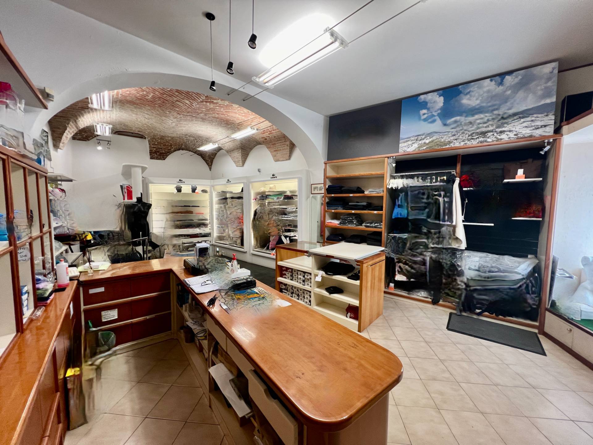 Locale commerciale in vendita a Fabriano, CENTRO STORICO