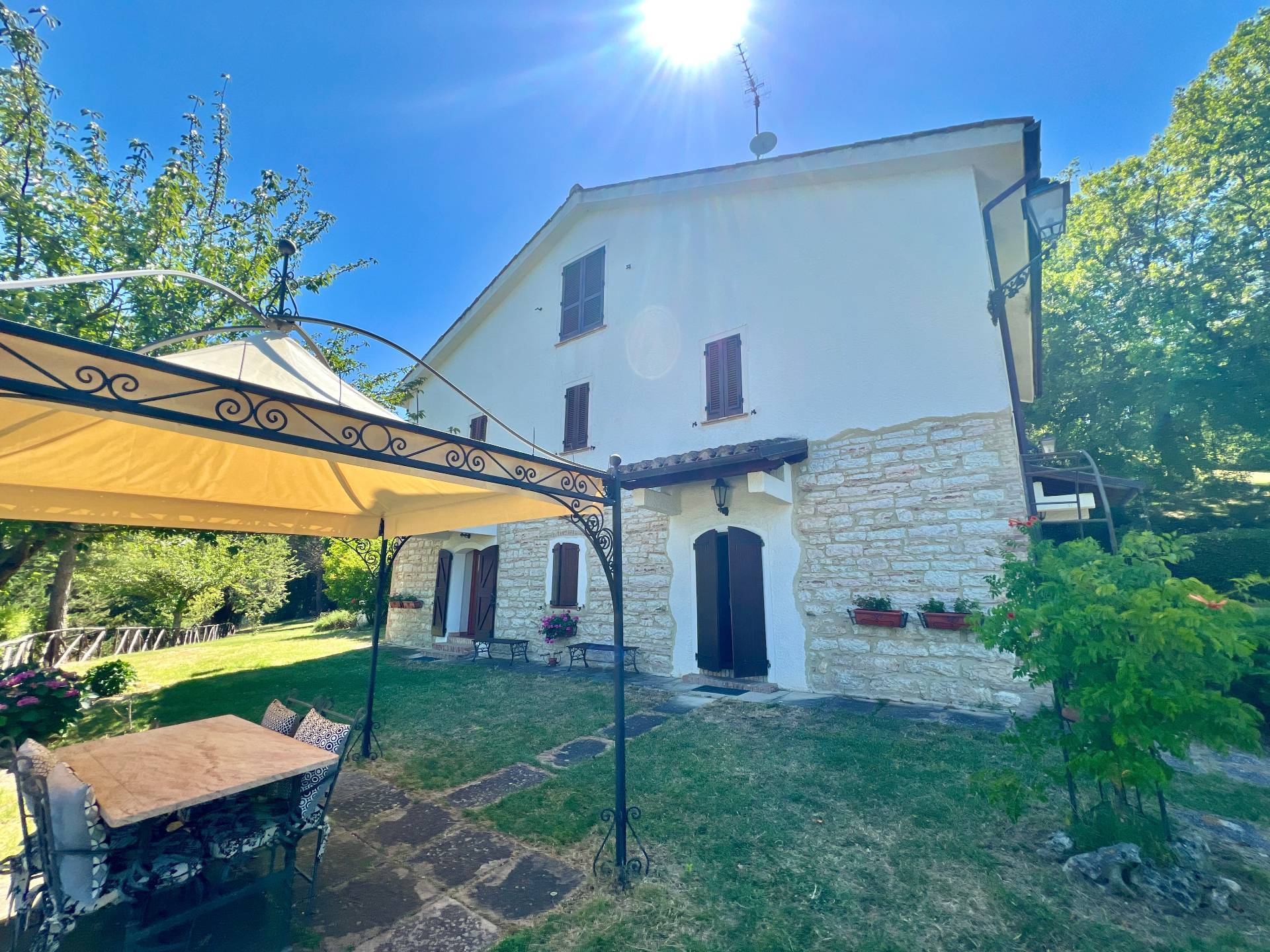 Casolare in vendita a Genga