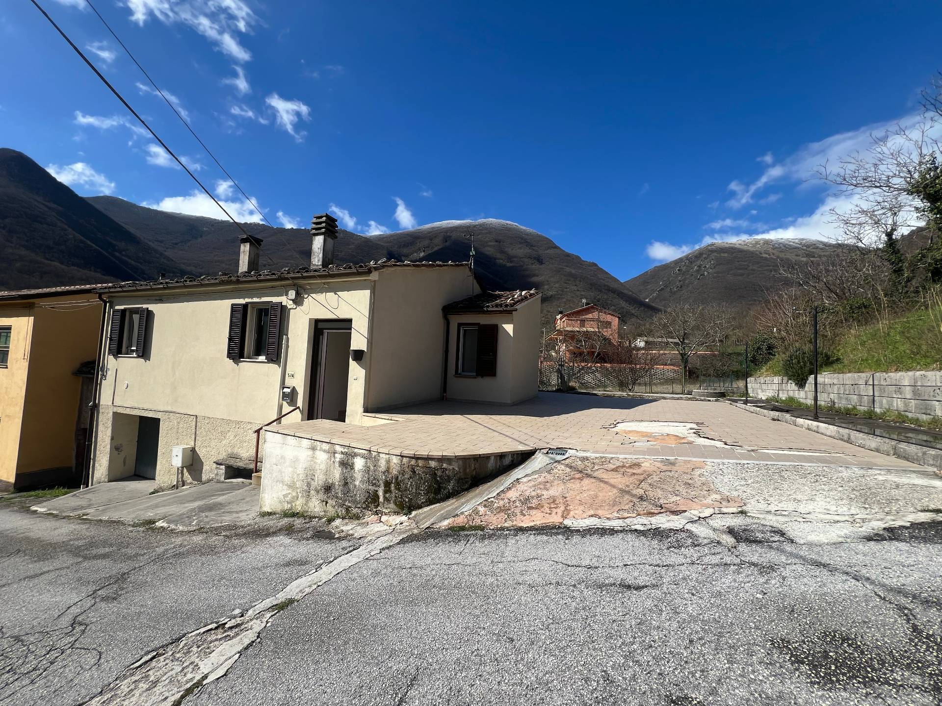 Cielo Terra in vendita a Fabriano, FRAZIONI