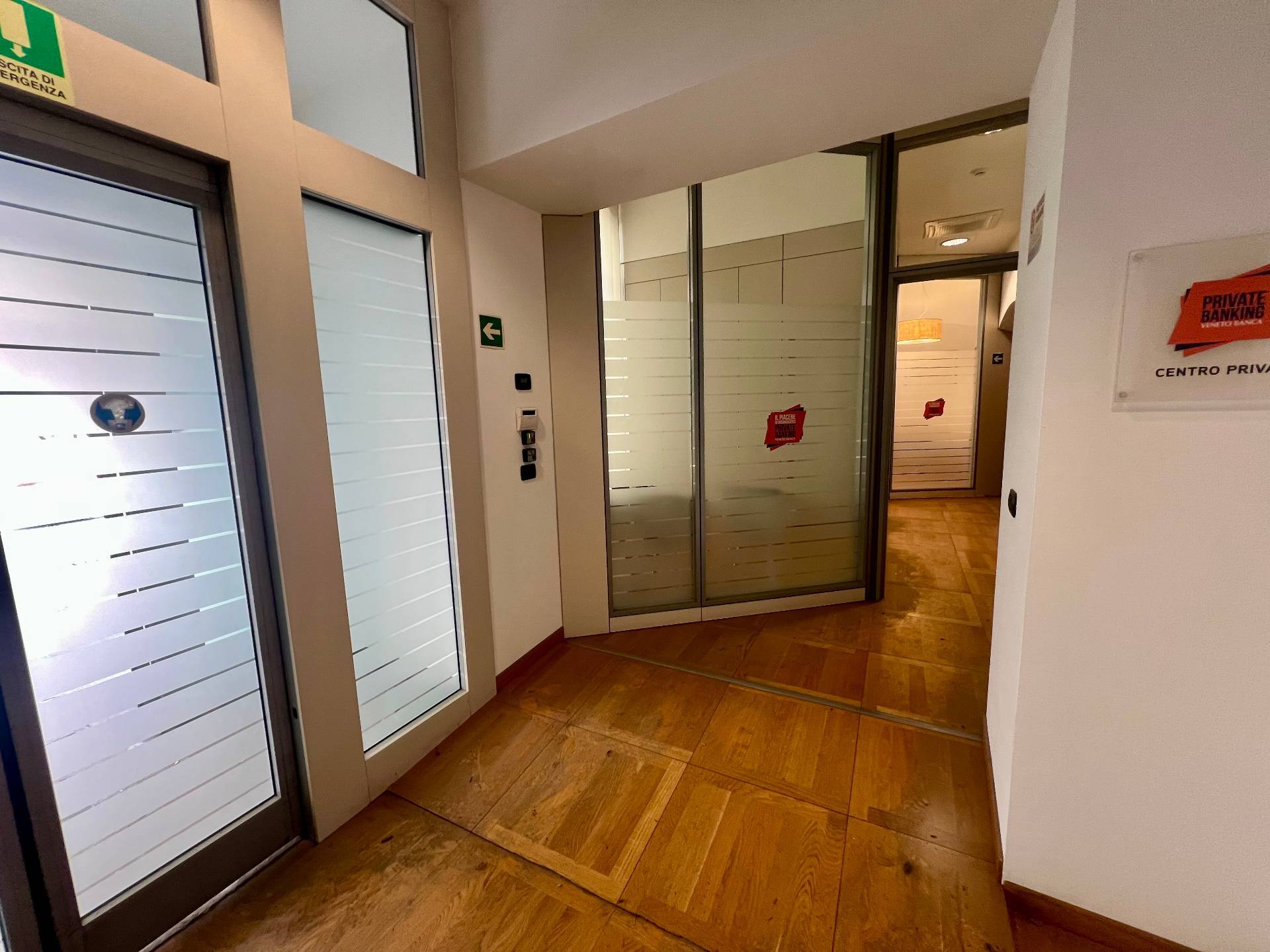 Locale commerciale in vendita a Fabriano, CENTRO STORICO