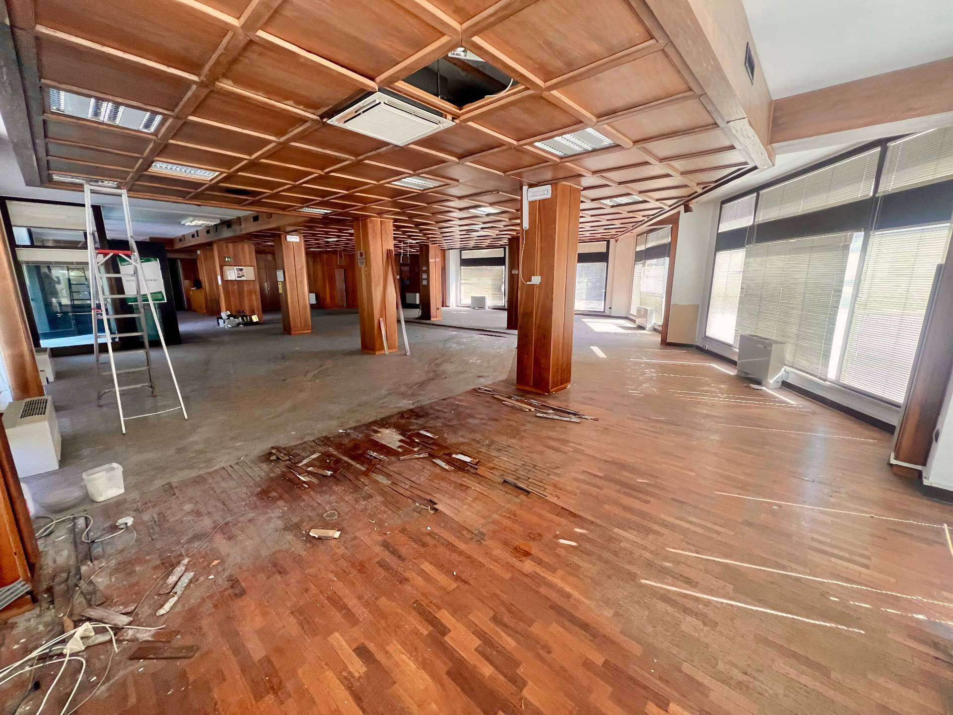 Locale commerciale in vendita a Fabriano, CENTRO STORICO