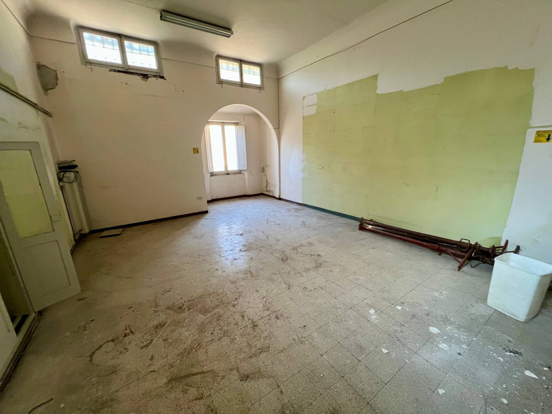 Locale commerciale in vendita a Serra San Quirico