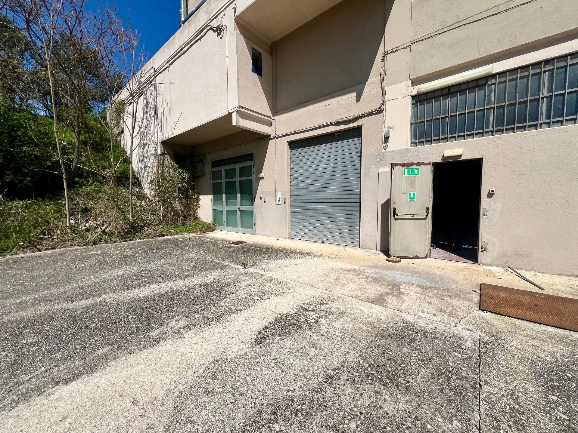Magazzino in vendita a Fabriano, SEMI PERIFERIA