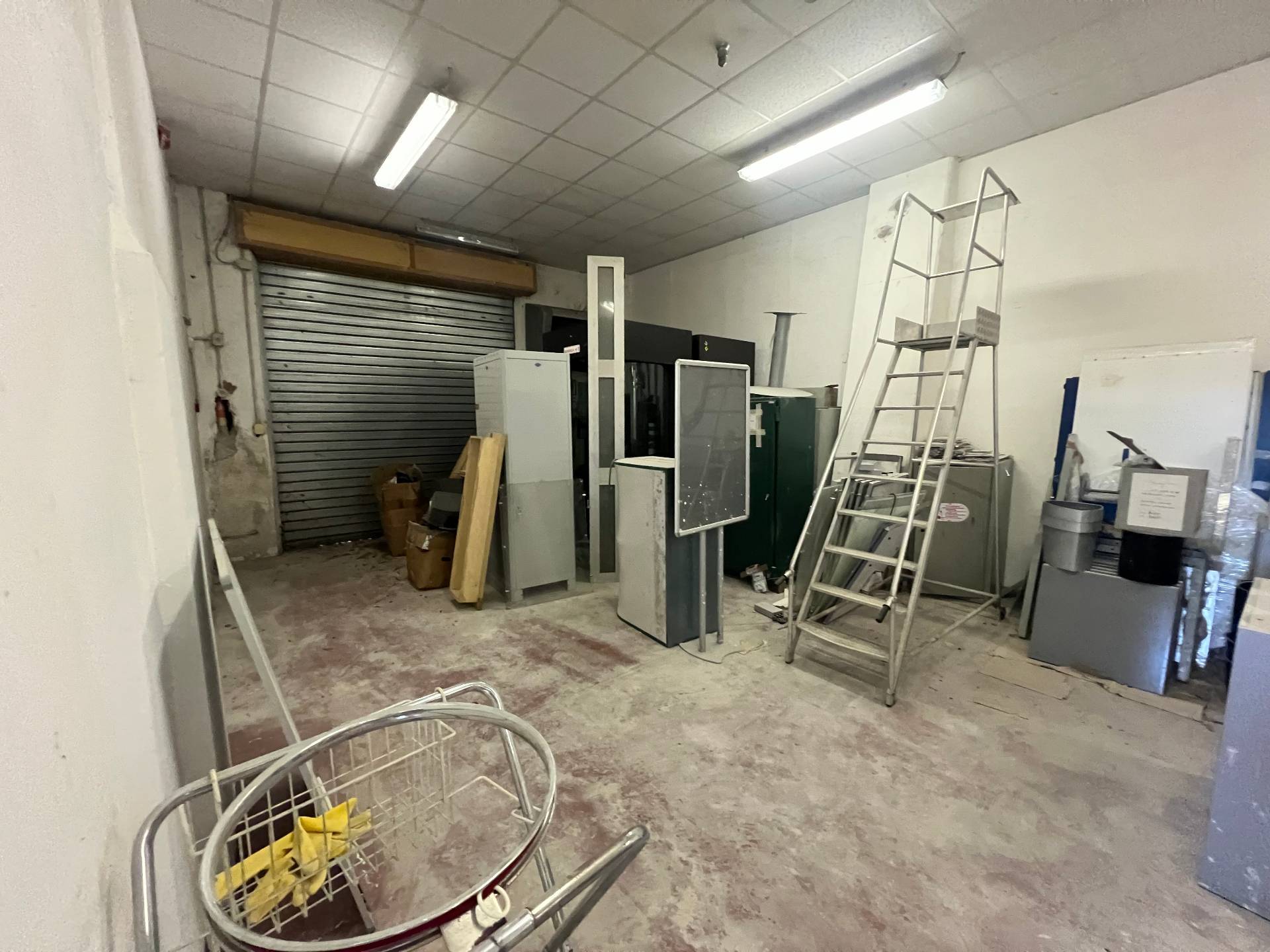 Magazzino in vendita a Fabriano, SEMI PERIFERIA