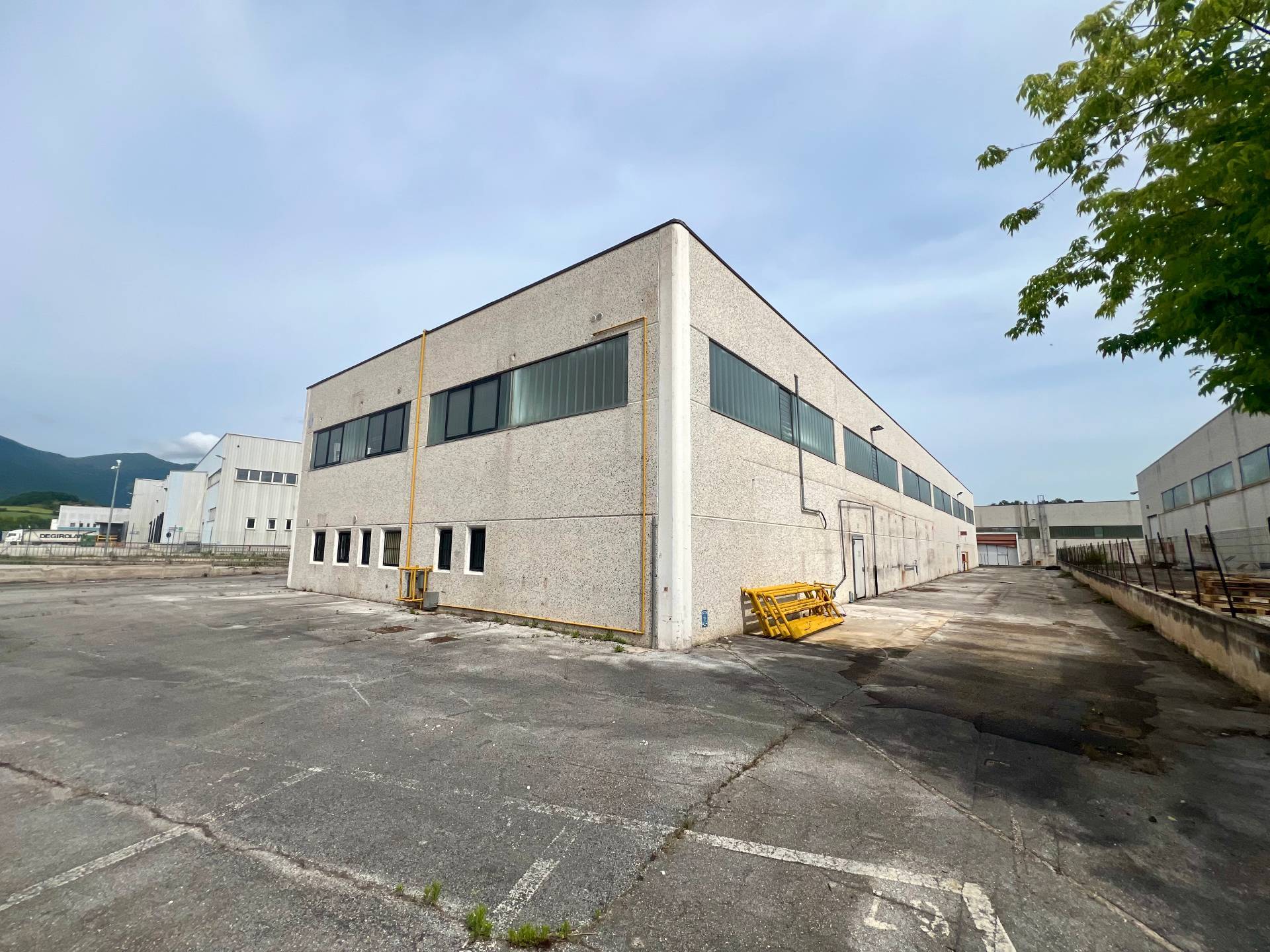 Capannone in vendita a Fabriano, FRAZIONI