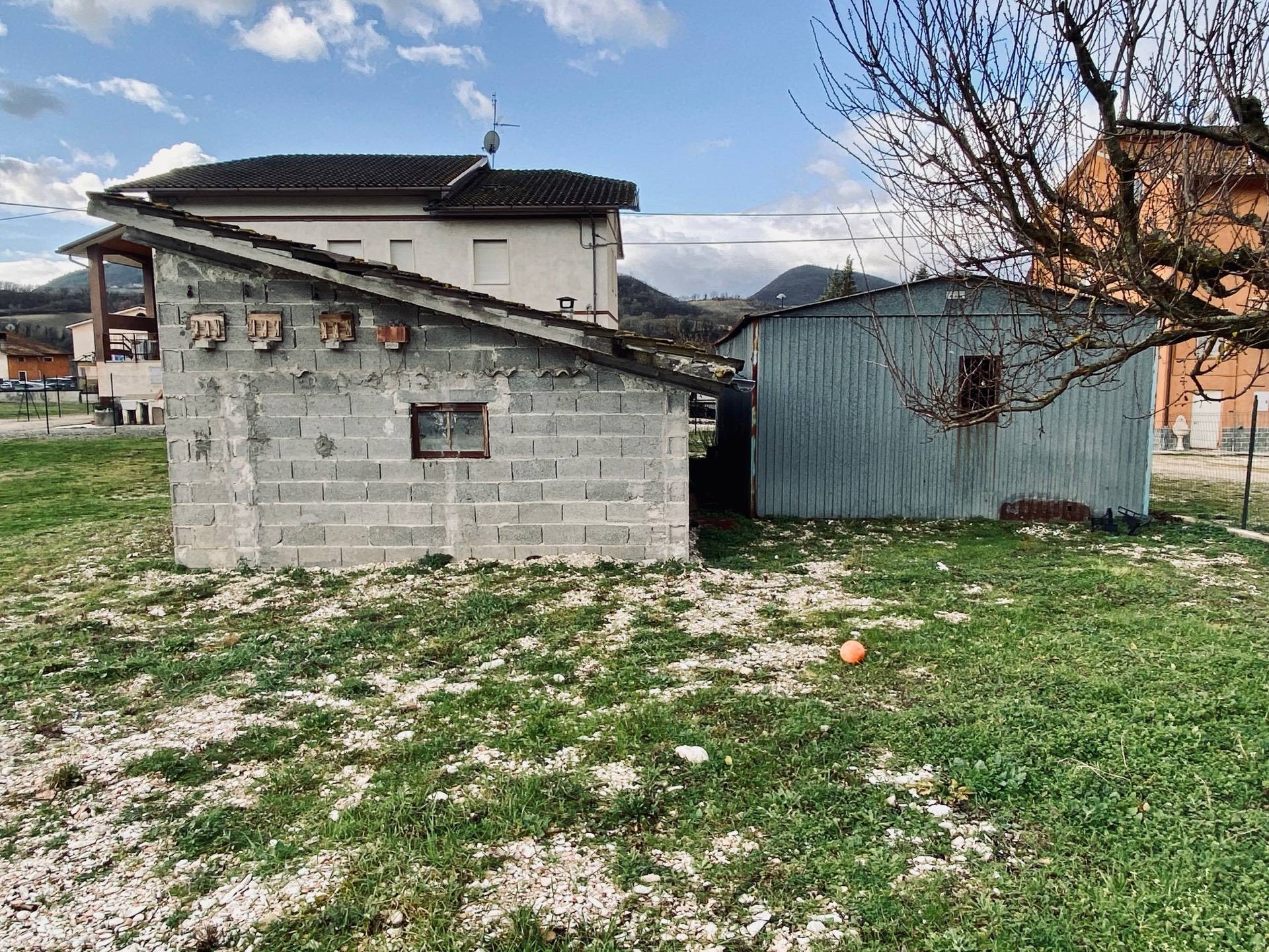 Magazzino in vendita a Genga