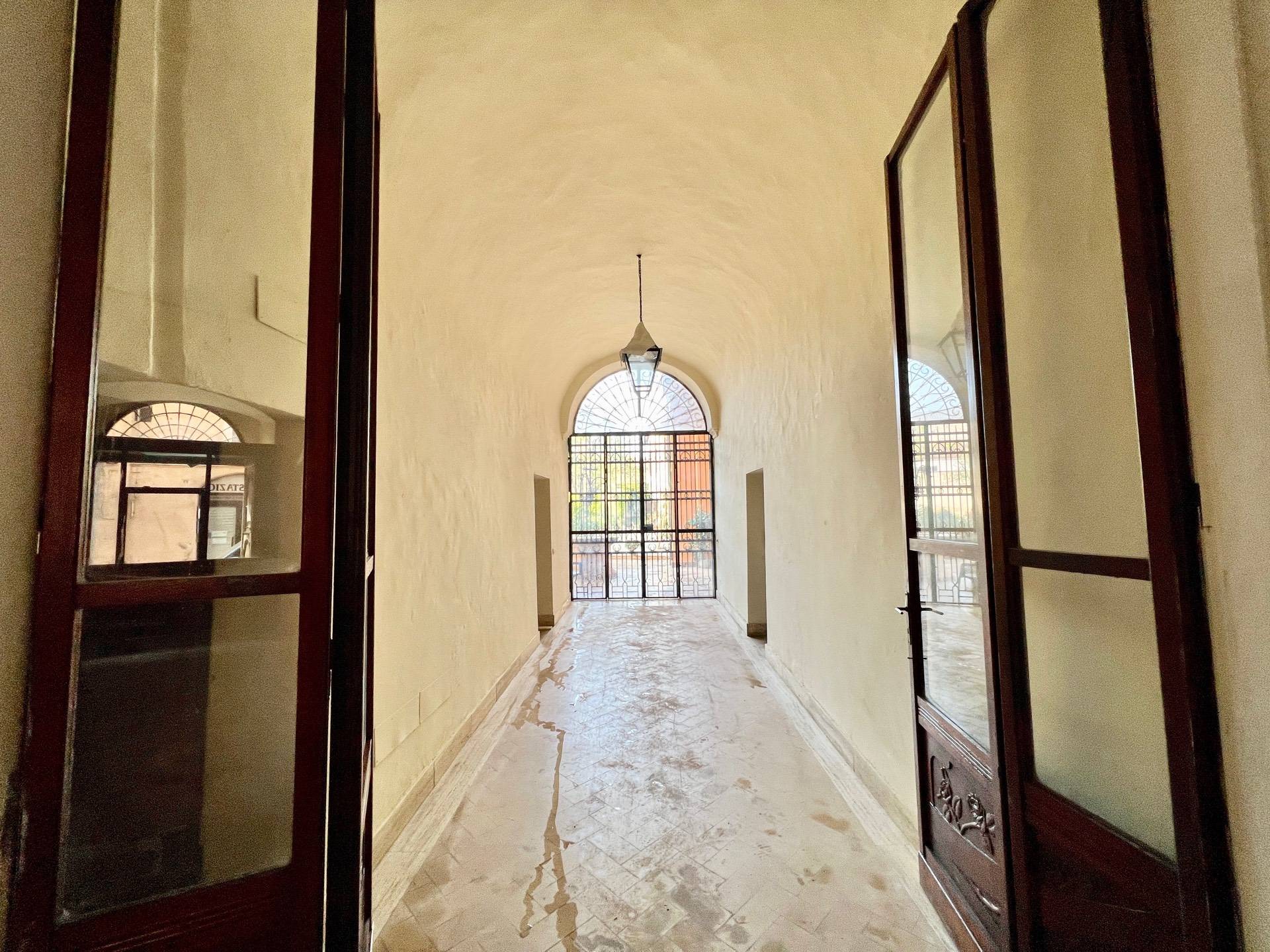 Palazzo in vendita a Fabriano, CENTRO STORICO