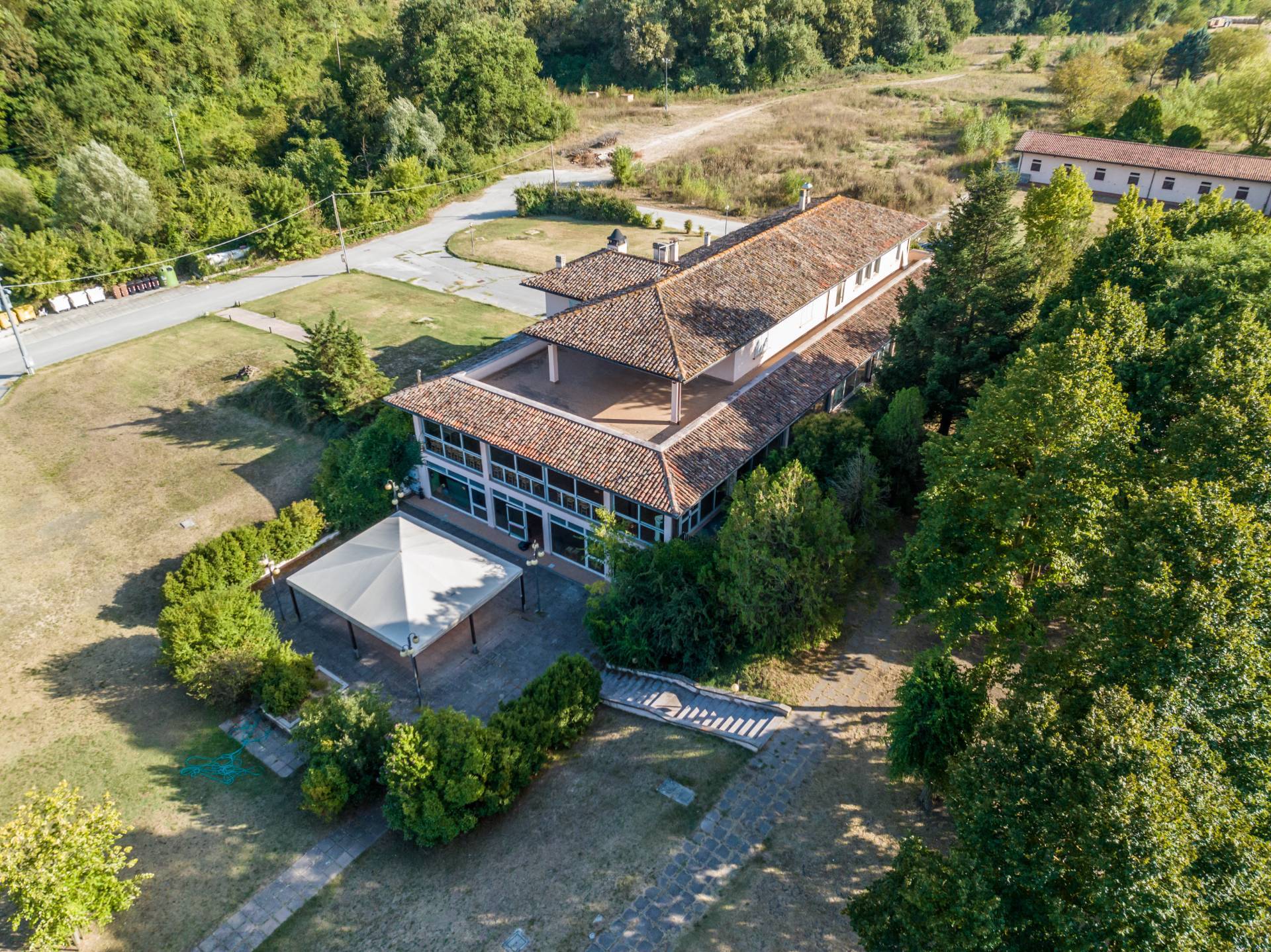 Locale commerciale in vendita a Fabriano, PERIFERIA