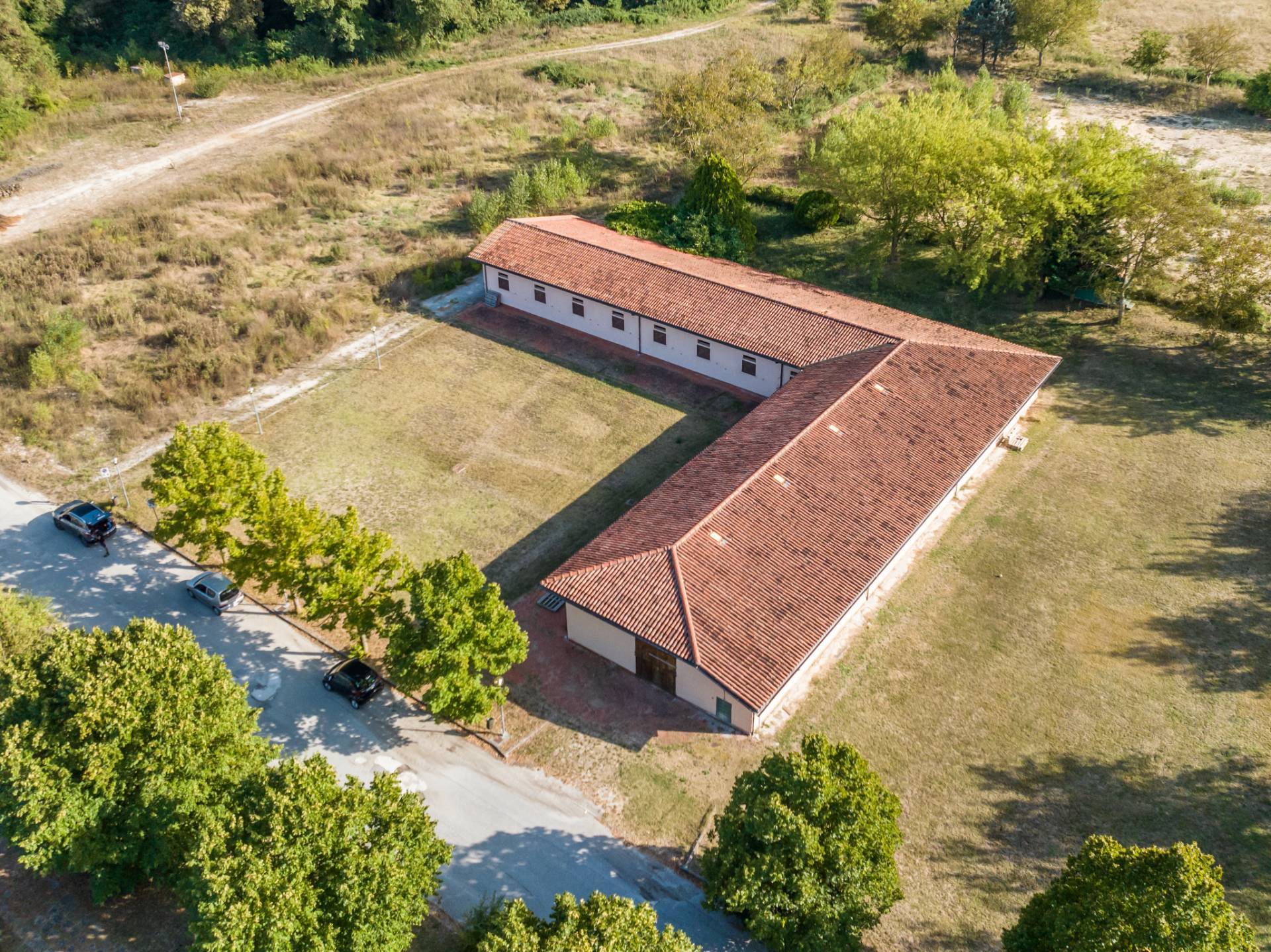 Locale commerciale in vendita a Fabriano, PERIFERIA