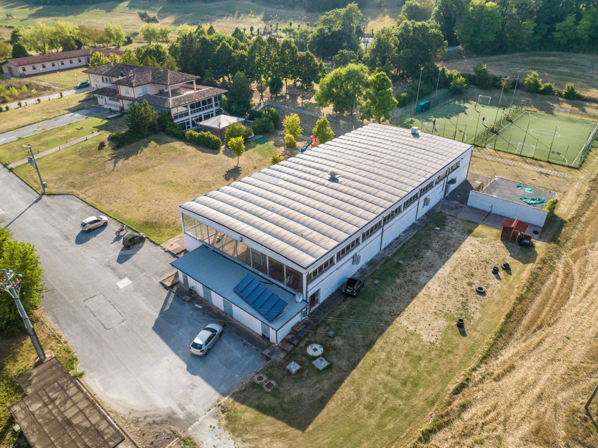 Locale commerciale in vendita a Fabriano, PERIFERIA