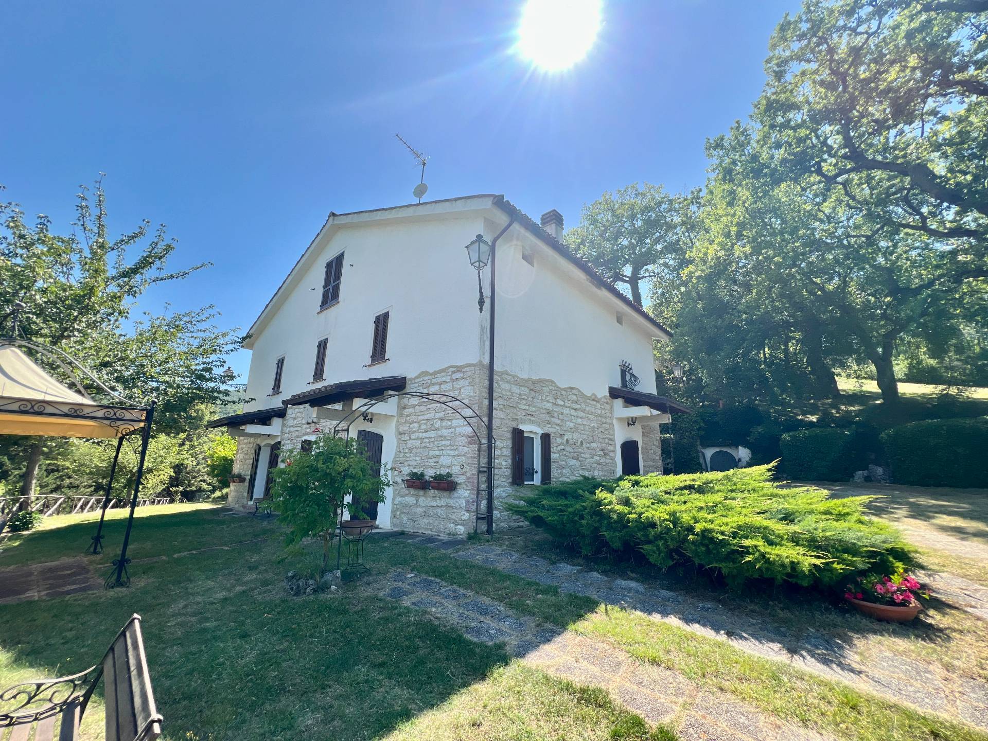 Casolare in vendita a Genga