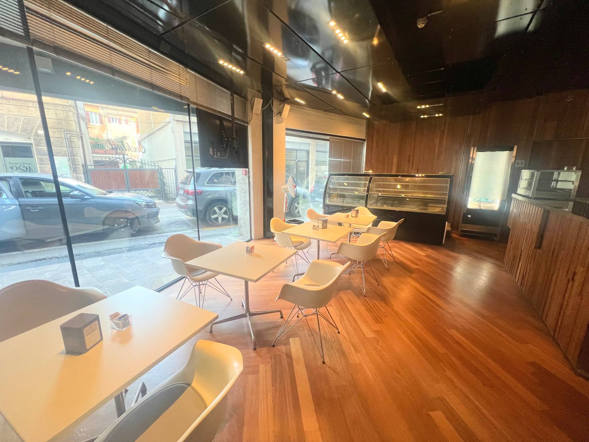 Locale commerciale in vendita a Fabriano, CENTRO STORICO