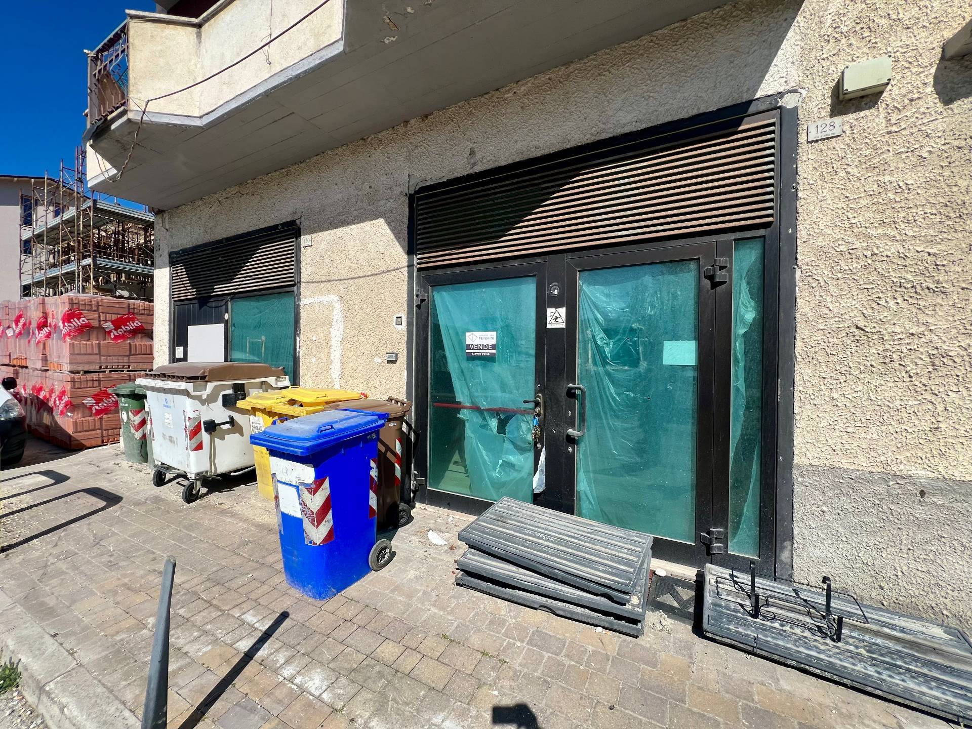 Locale commerciale in vendita a Gagliole