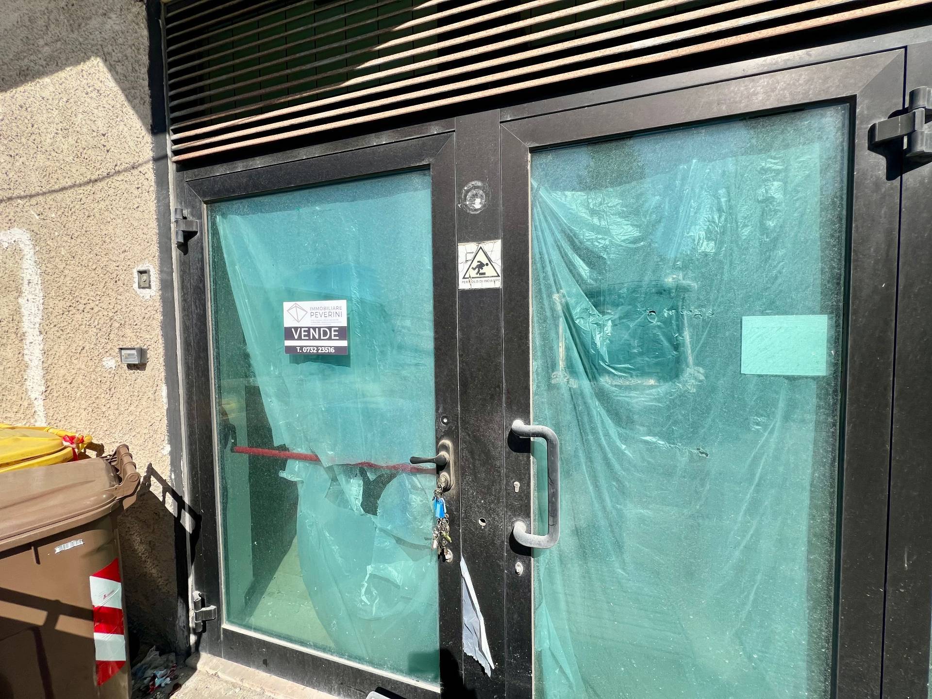 Locale commerciale in vendita a Gagliole