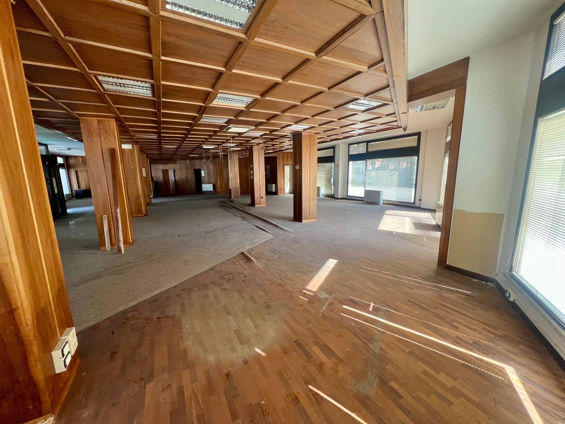 Locale commerciale in vendita a Fabriano, CENTRO STORICO