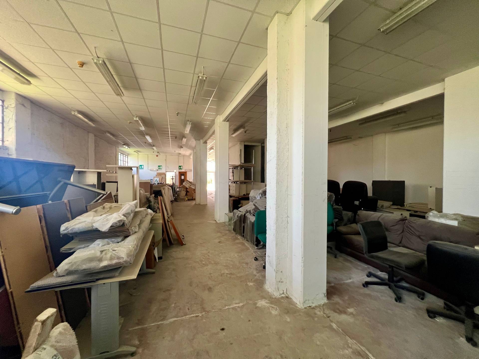 Magazzino in vendita a Fabriano, SEMI PERIFERIA