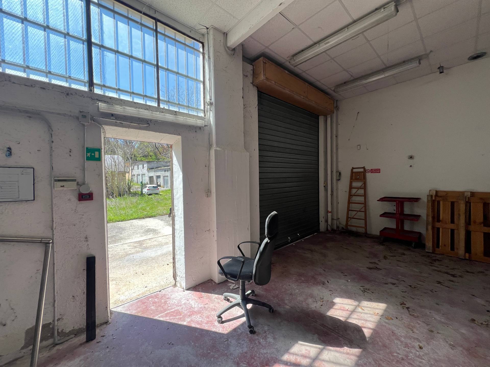 Magazzino in vendita a Fabriano, SEMI PERIFERIA