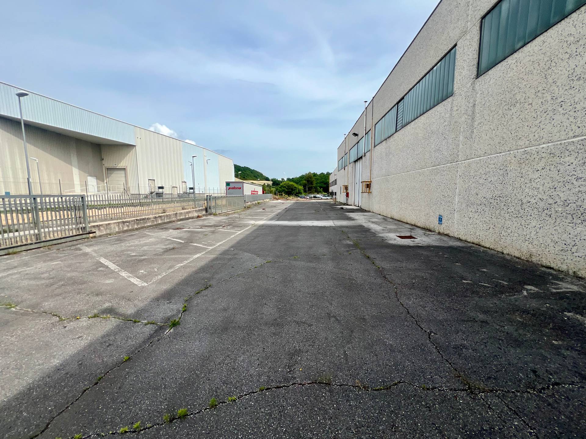 Capannone in vendita a Fabriano, FRAZIONI