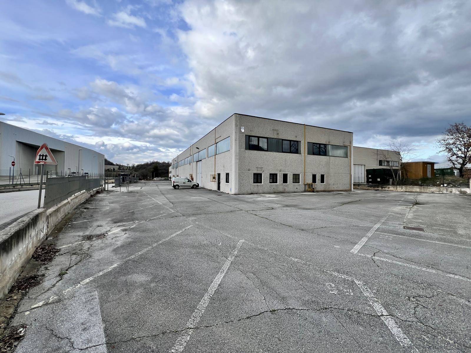 Capannone in vendita a Fabriano, FRAZIONI