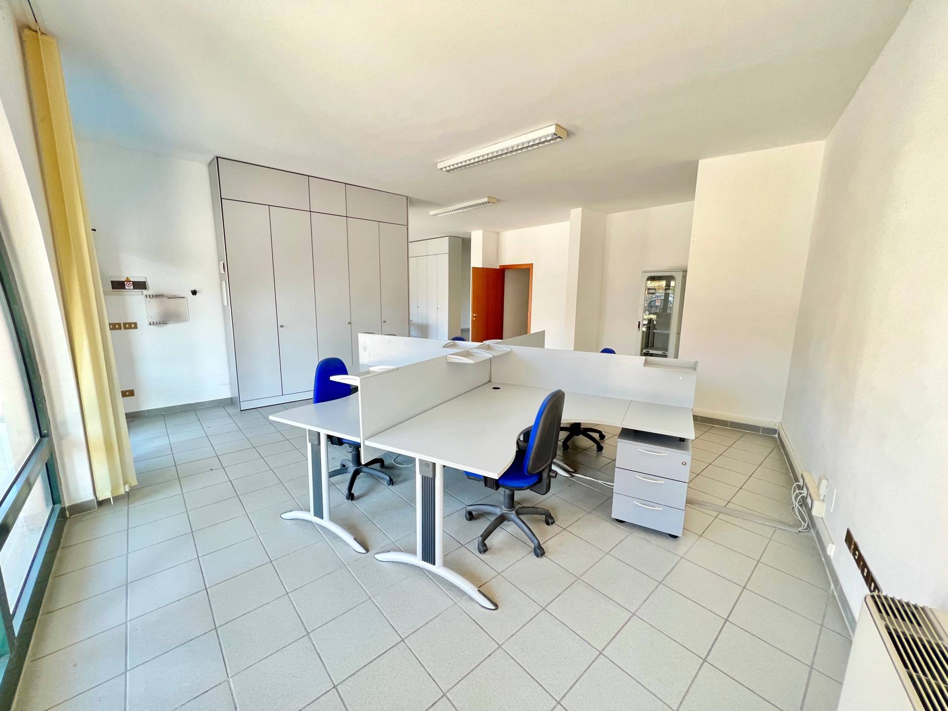 Locale commerciale in affitto a Fabriano, PERIFERIA