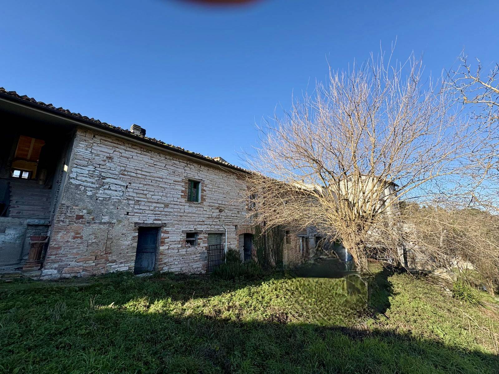 Cielo Terra in vendita a Genga