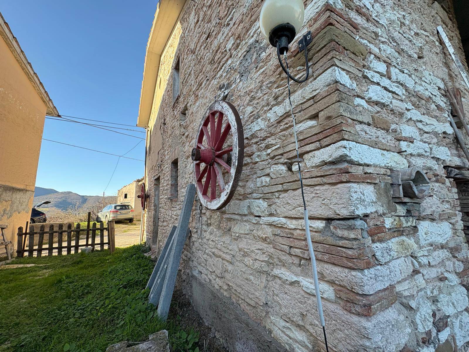 Cielo Terra in vendita a Genga