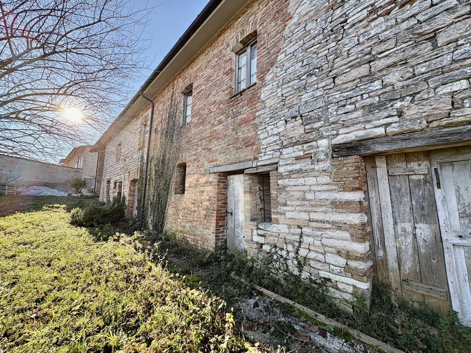 Cielo Terra in vendita a Genga