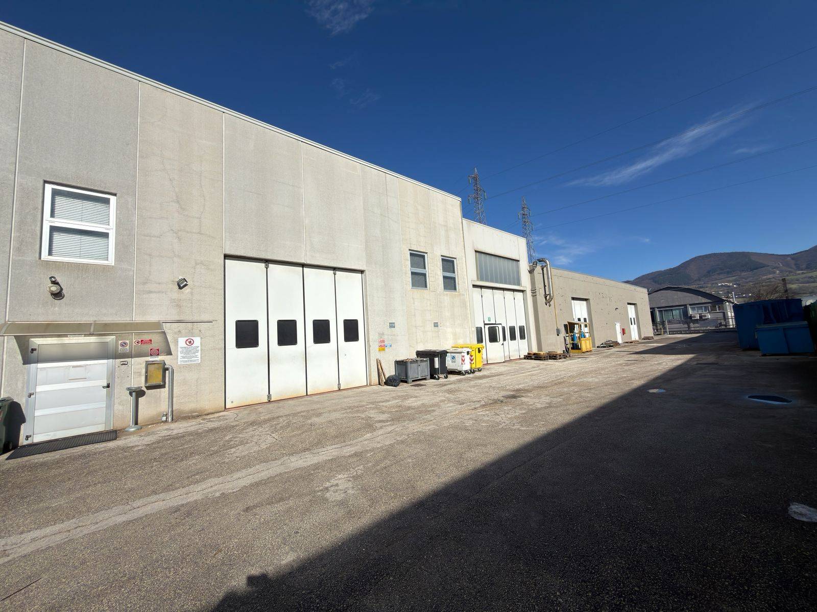 Capannone in vendita a Fabriano, SEMI PERIFERIA