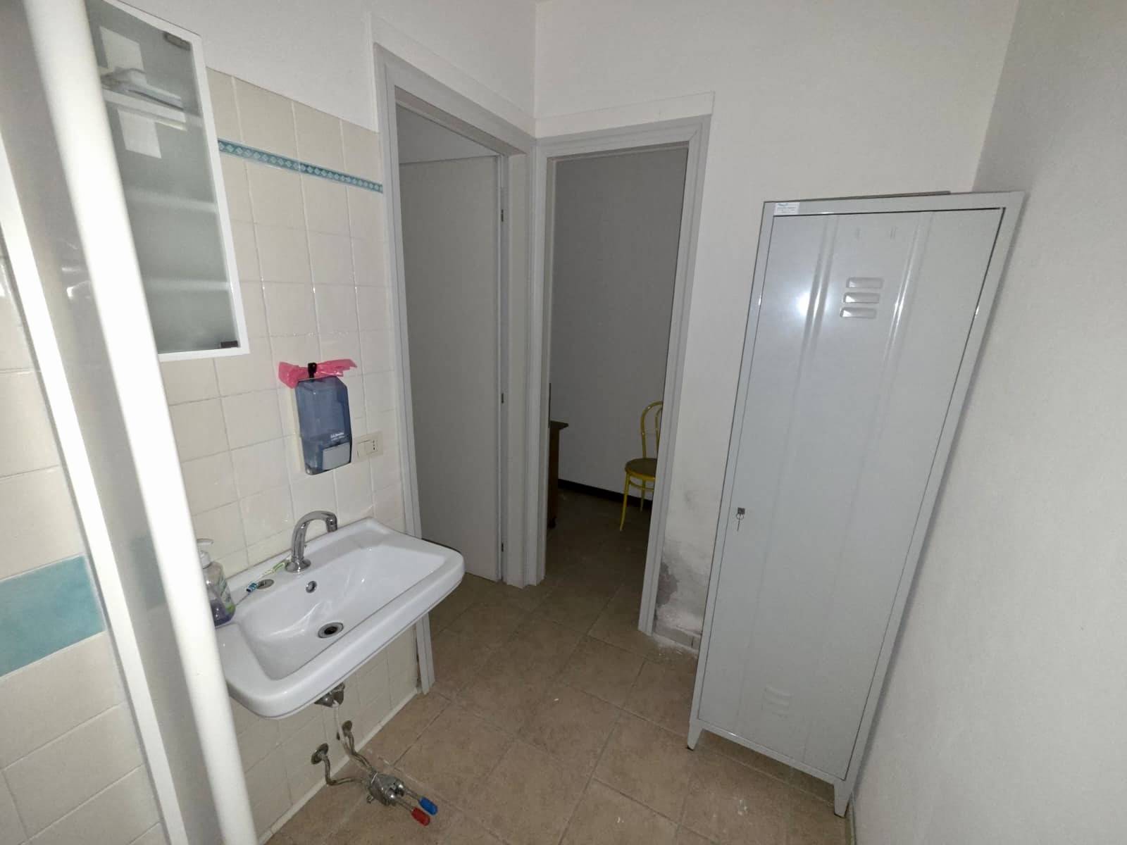 Locale commerciale in vendita a Fabriano, CENTRO STORICO