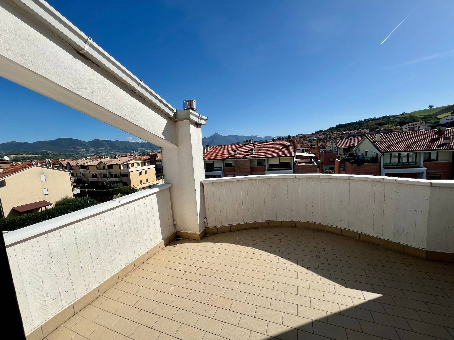 Attico in vendita a Fabriano, SEMI PERIFERIA