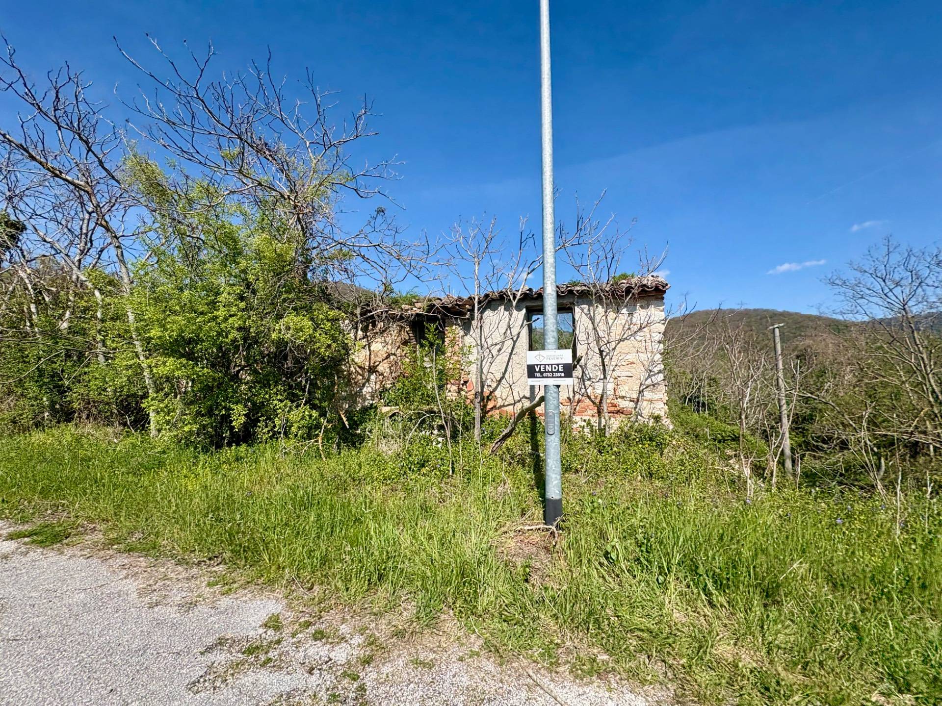 Rustico in vendita a Fabriano