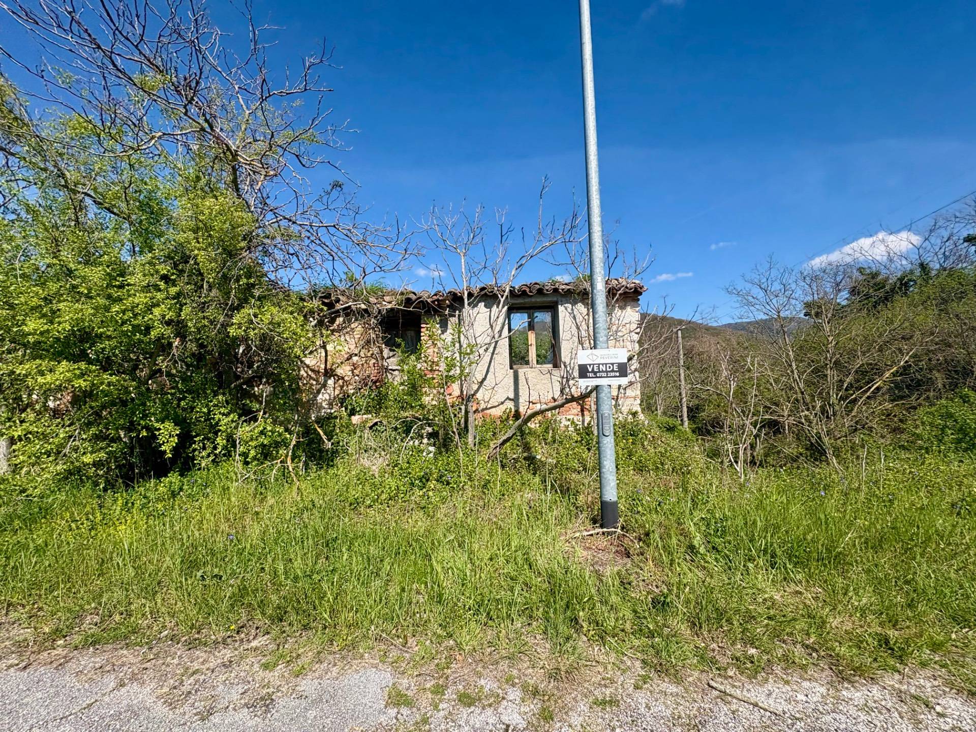 Rustico in vendita a Fabriano