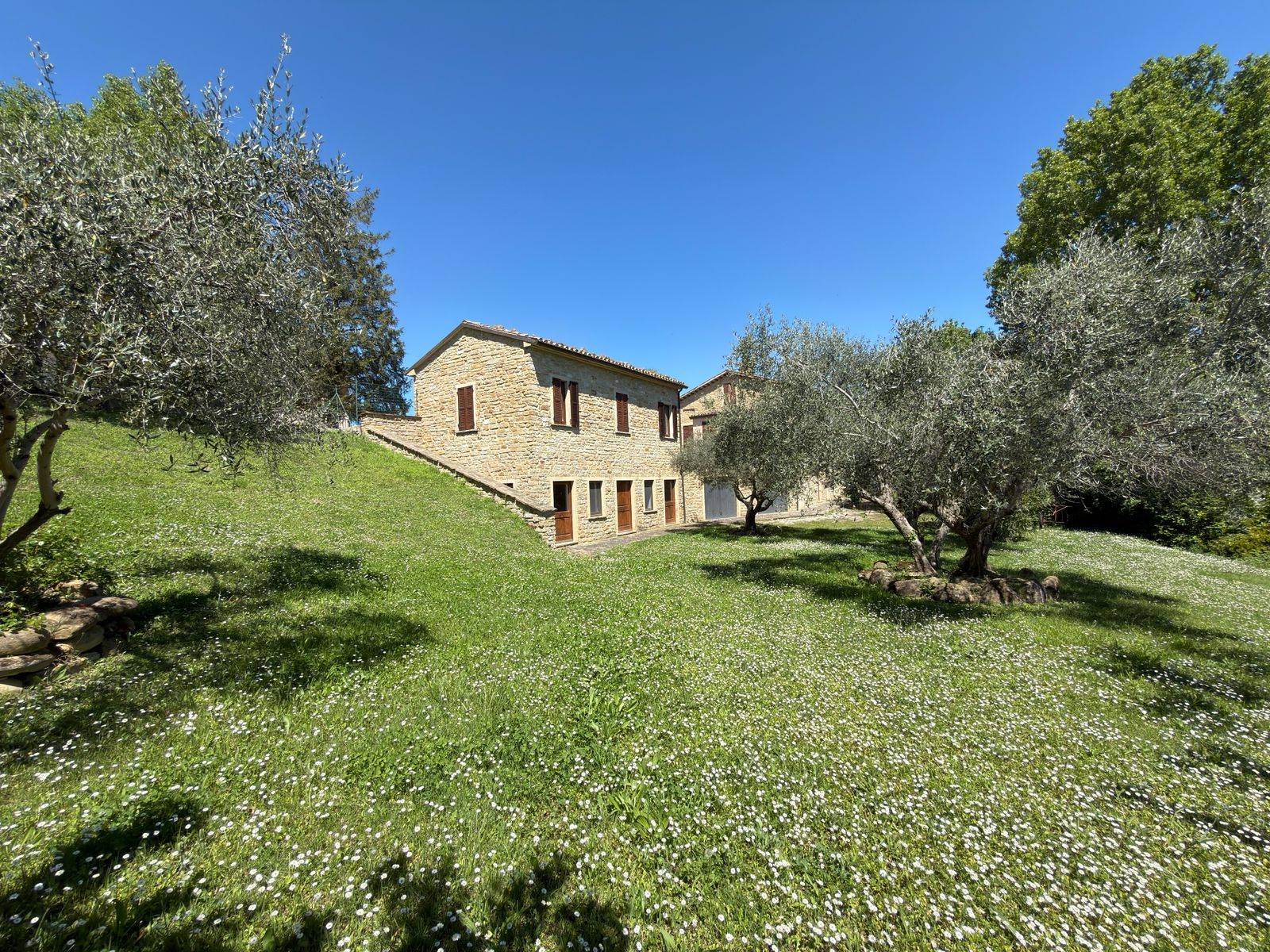 Casolare in vendita a Serra San Quirico, Sasso