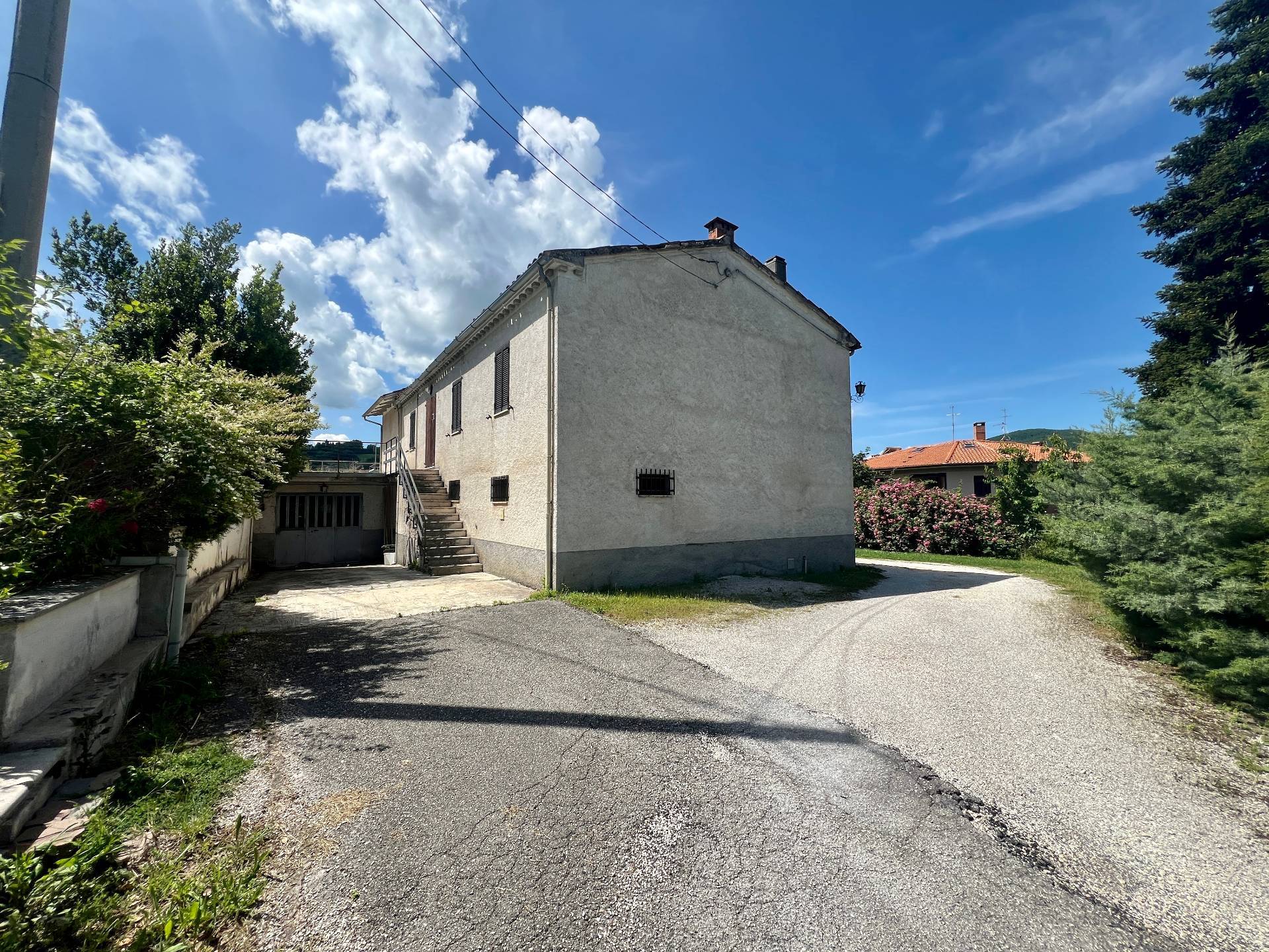 Villa in vendita a Fabriano, SEMI PERIFERIA