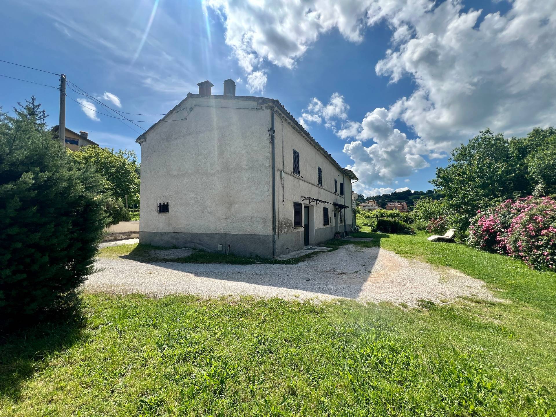 Villa in vendita a Fabriano, SEMI PERIFERIA