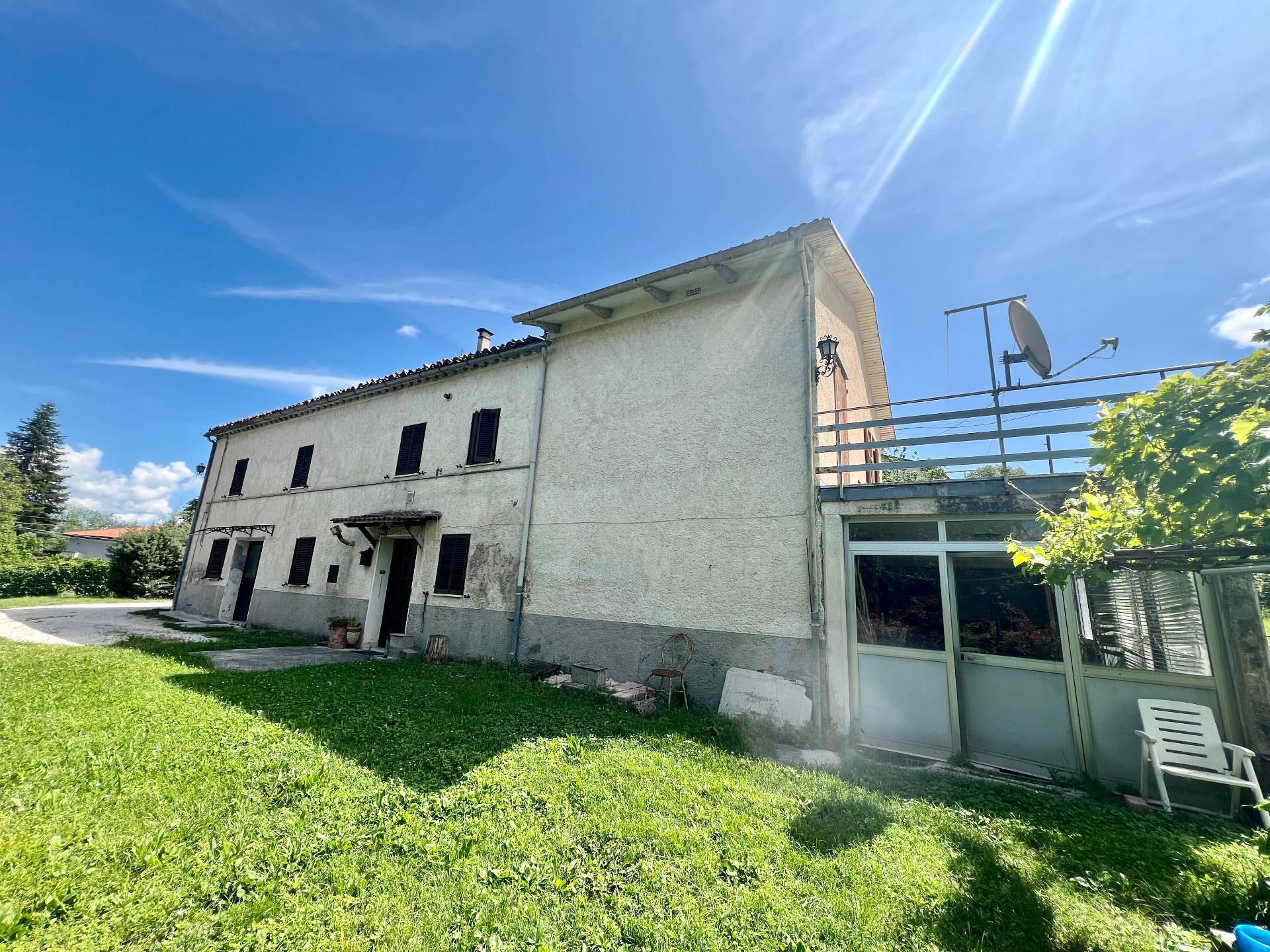 Villa in vendita a Fabriano, SEMI PERIFERIA